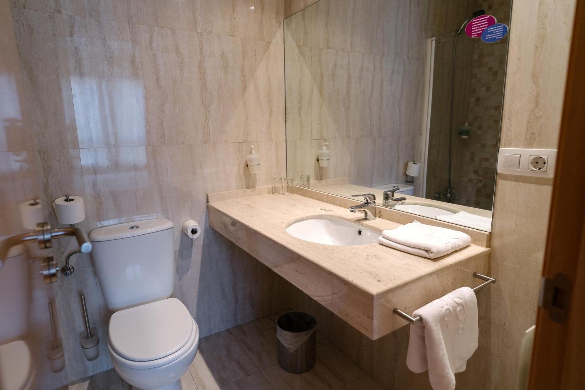 Hostal Acanto Burgo Exteriör bild